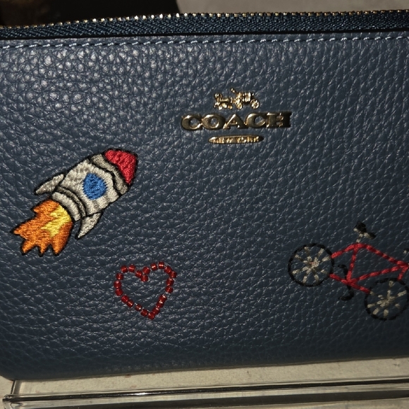 Coach Futuristic Wristlet Nwt - Picture 2 of 4